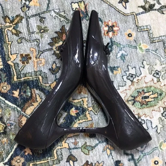 Nine West ‘Treat’ Dark Taupe Leather Point Toe Bow Kitten Heel - Picture 7 of 8